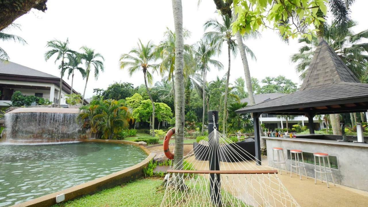 Cyberview Resort & Spa Cyberjaya Exterior foto The swimming pool at the resort